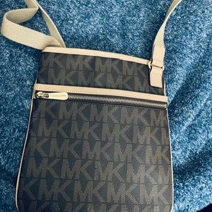 Michael Kors Crossbody purse